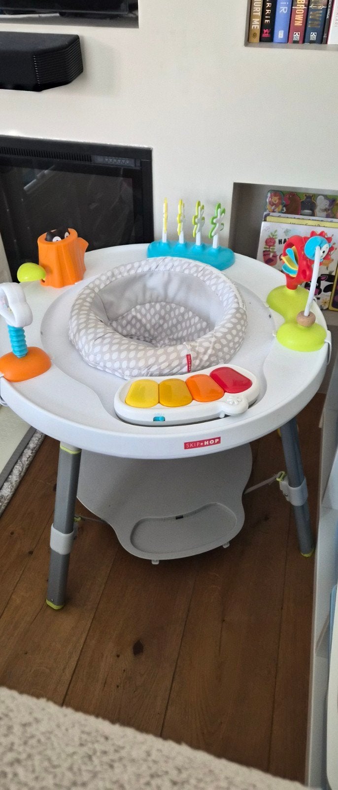 Skip hop activity center, Ophalen