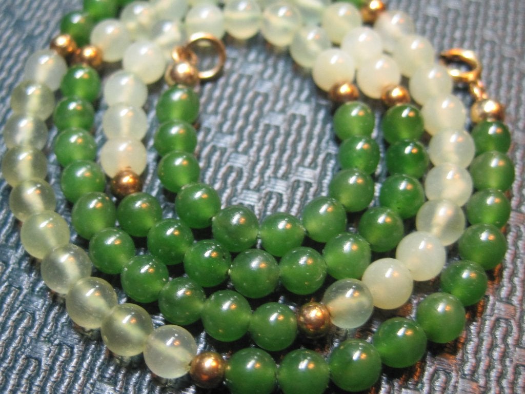 Vintage fijne jade halsketting 14 krt gouden slot 10,5g 3 mm, Ophalen, Goud, Ketting, Verguld