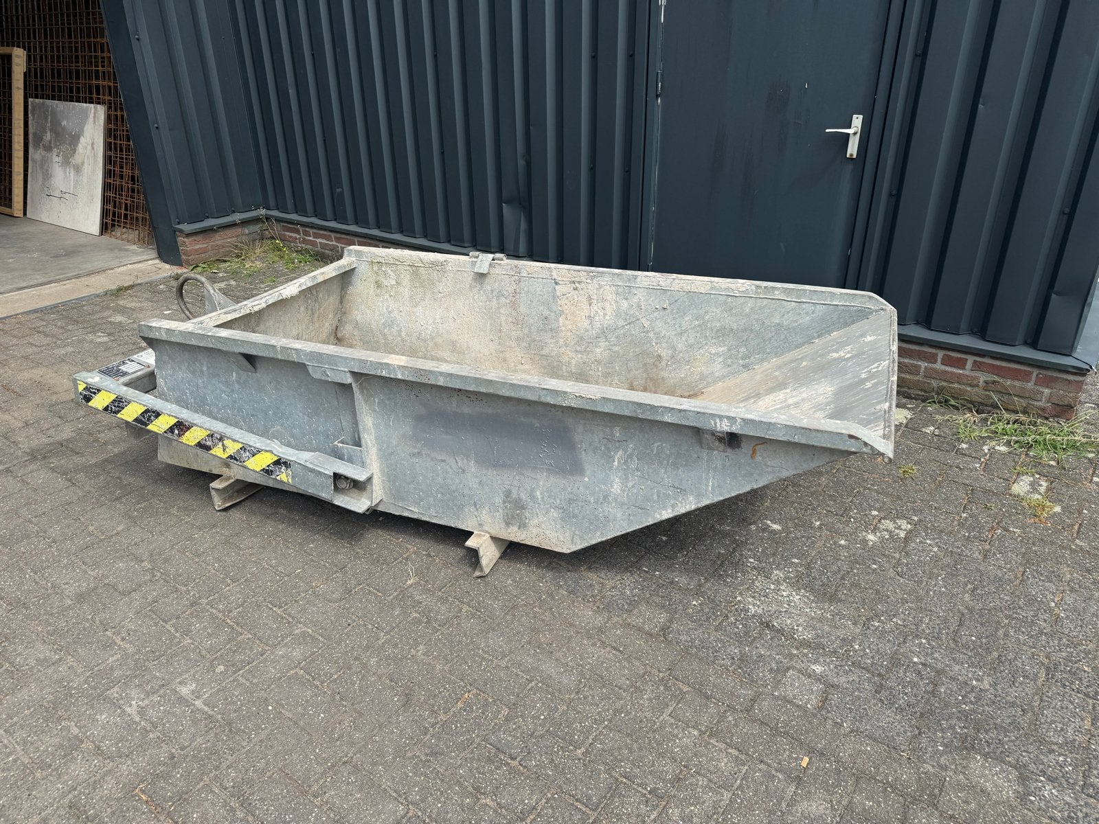 Kraankubel / Betonkubel 1 m³ - 2000 KG, Doe-het-zelf en Verbouw, Ophalen
