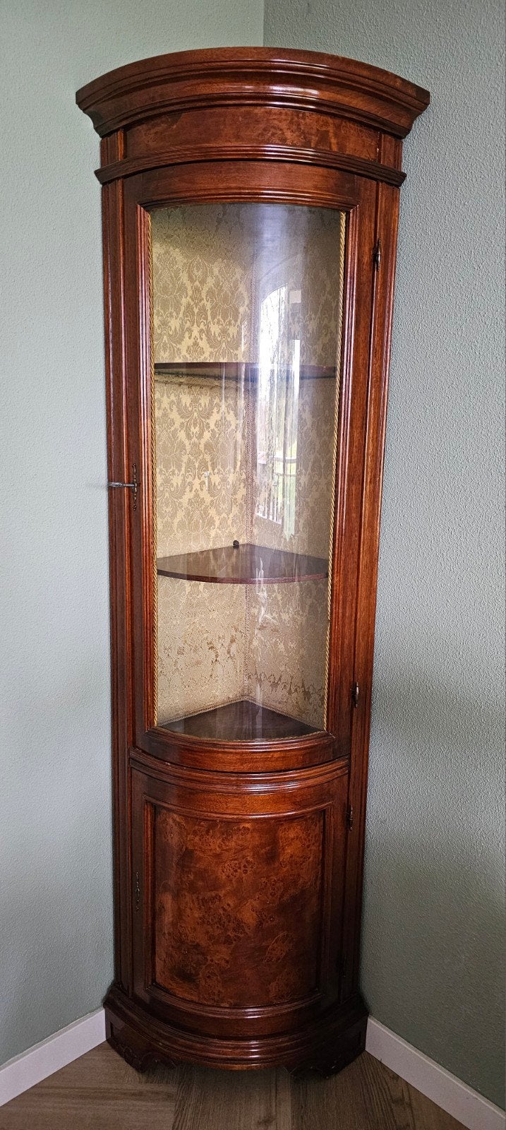 Antieke Hoek Vitrinekast Klassiek Design, Ophalen, 25 tot 50 cm, 200 cm of meer