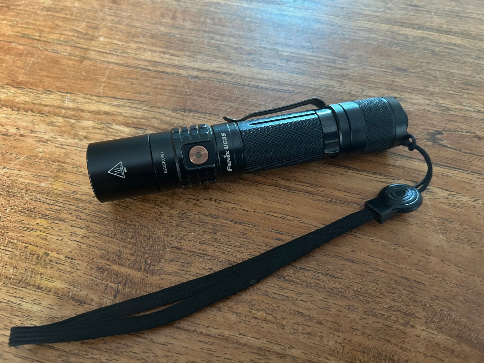 Fenix UC35 V2.0 - oplaadbare led zaklamp, Ophalen of Verzenden, Zo goed als nieuw, Accu