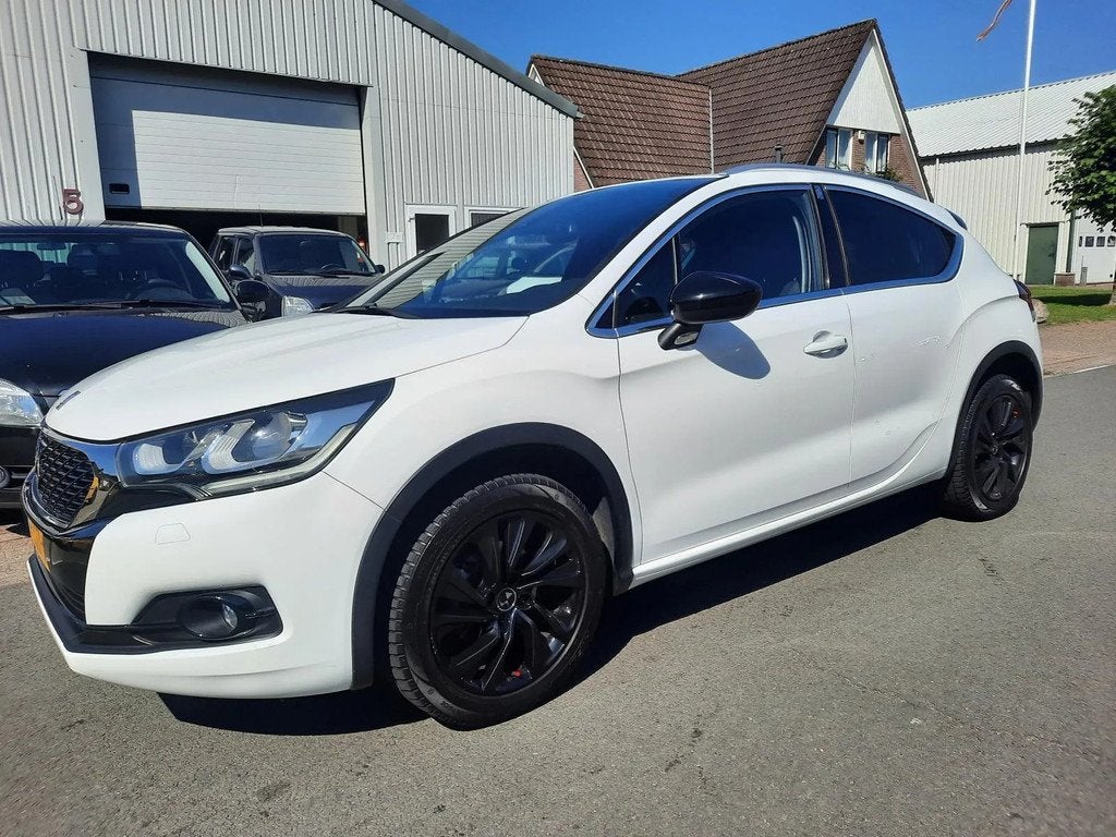 Citroen DS4 CROSSBACK 1.2 CLIMA/CRUISE/TREKHAAK/17INCH!, Auto's, Citroën, Stof, Gebruikt, 1199 cc, Wit