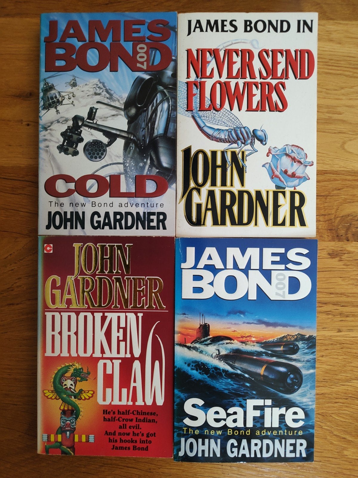 James Bond boeken John Gardner - 4-delige set, Boeken, Ophalen of Verzenden, Zo goed als nieuw, John Gardner, Europa overig