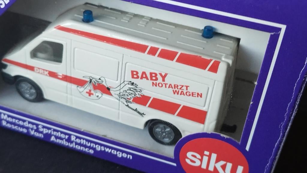 Mercedes Benz Sprinter Ambulance Baby Notarzt Siku 1932 Pol, Schlittenbacherstrasse 60 Lüdenscheid Germany, Auto, Verzenden, Nieuw