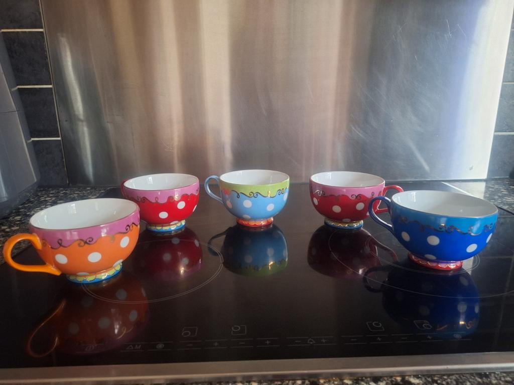 Set van 5 vrolijke, kleurrijke kopjes van oilily, Keramiek, Ophalen of Verzenden, Zo goed als nieuw, Overige stijlen