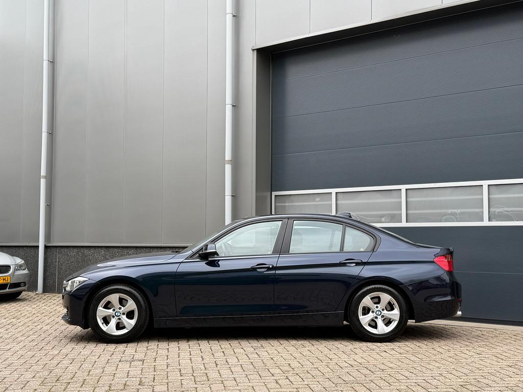 BMW 3-serie 320d EfficientDynamics Edition High Executive bj, Auto's, BMW, Automaat, Euro 5, 4 cilinders, Blauw