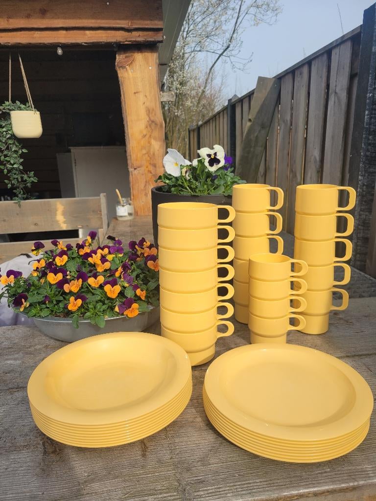Coppia camping servies Geel, Caravans en Kamperen, Kampeeraccessoires, Gebruikt, Ophalen of Verzenden