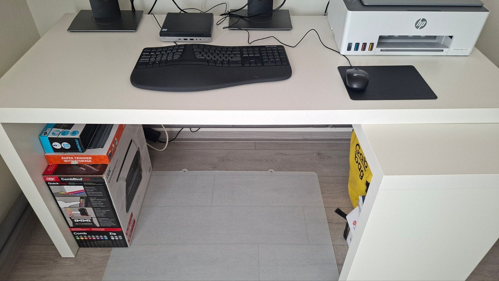 Foto 4 van IKEA Uitschuifbaar Bureau met Stoel - Wit/Zwart