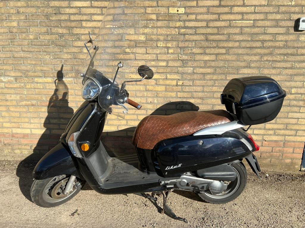 Zeer nette Kymco Like, met koffer, Ophalen, Zo goed als nieuw, Benzine, Like