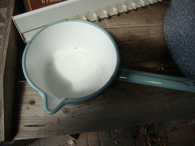 Mint groen emaille steelpannetje, Antiek en Kunst, Ophalen of Verzenden