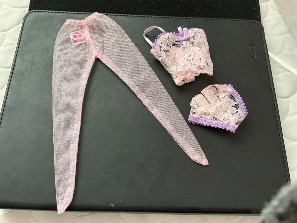 Barbie Lingerie Set - Roze en Kant, Ophalen of Verzenden, Zo goed als nieuw, Kleertjes