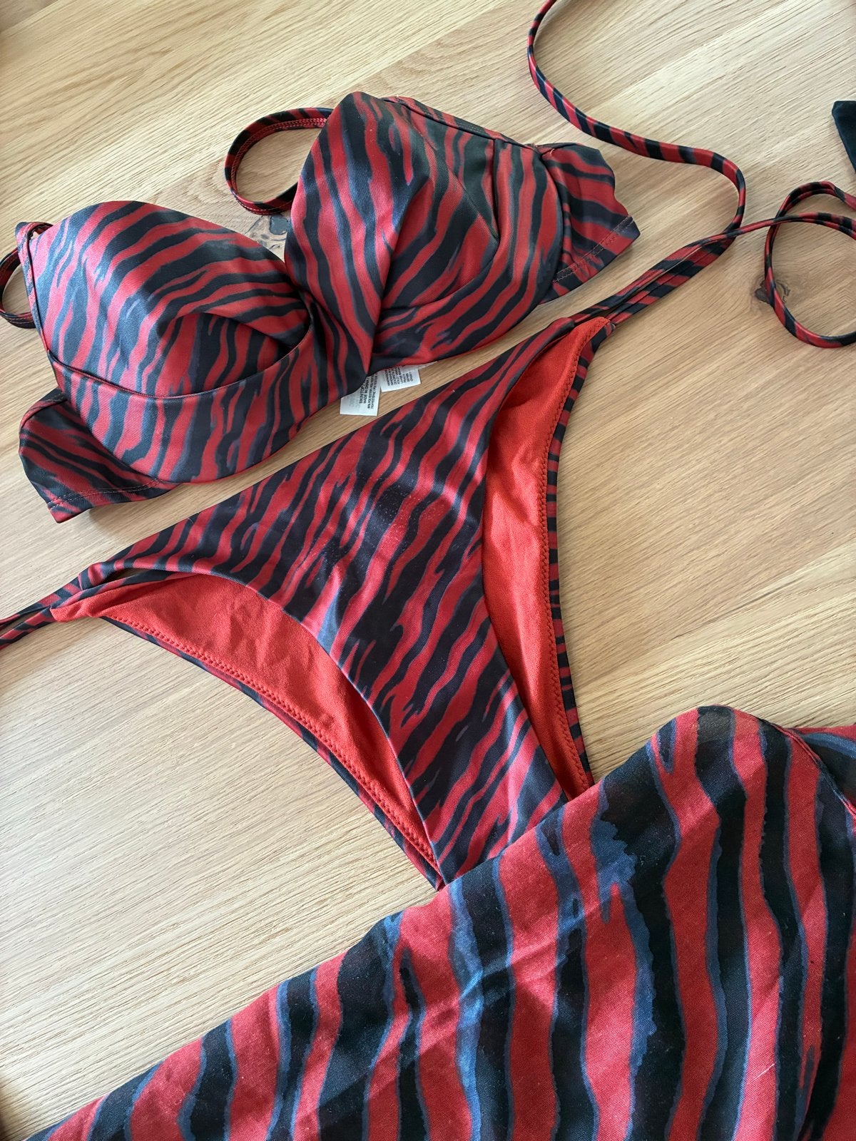 Hunkemöller Doutzen Bikini 75C met Pareo Animal Print ZGAN, Ophalen of Verzenden, Zo goed als nieuw, Overige kleuren, Bikini
