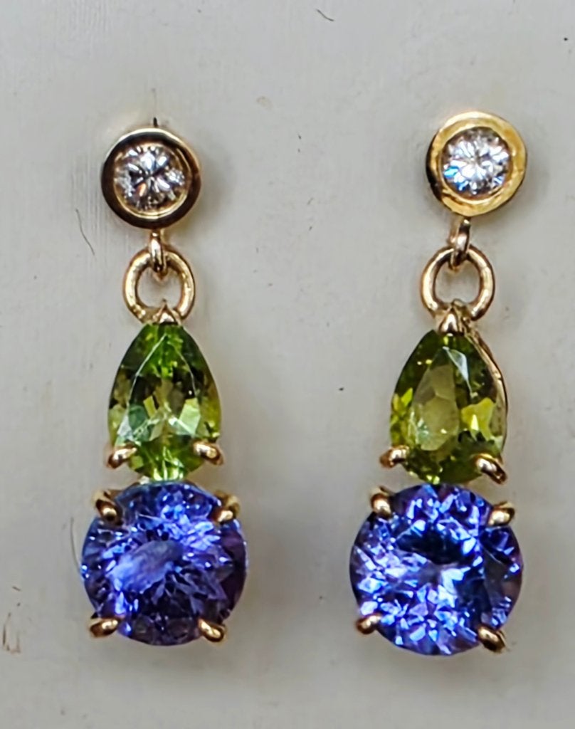 Exclusieve gouden oorstekers met tanzanieten, peridots,diam, Hangers, Nieuw, Ophalen of Verzenden, Met edelsteen