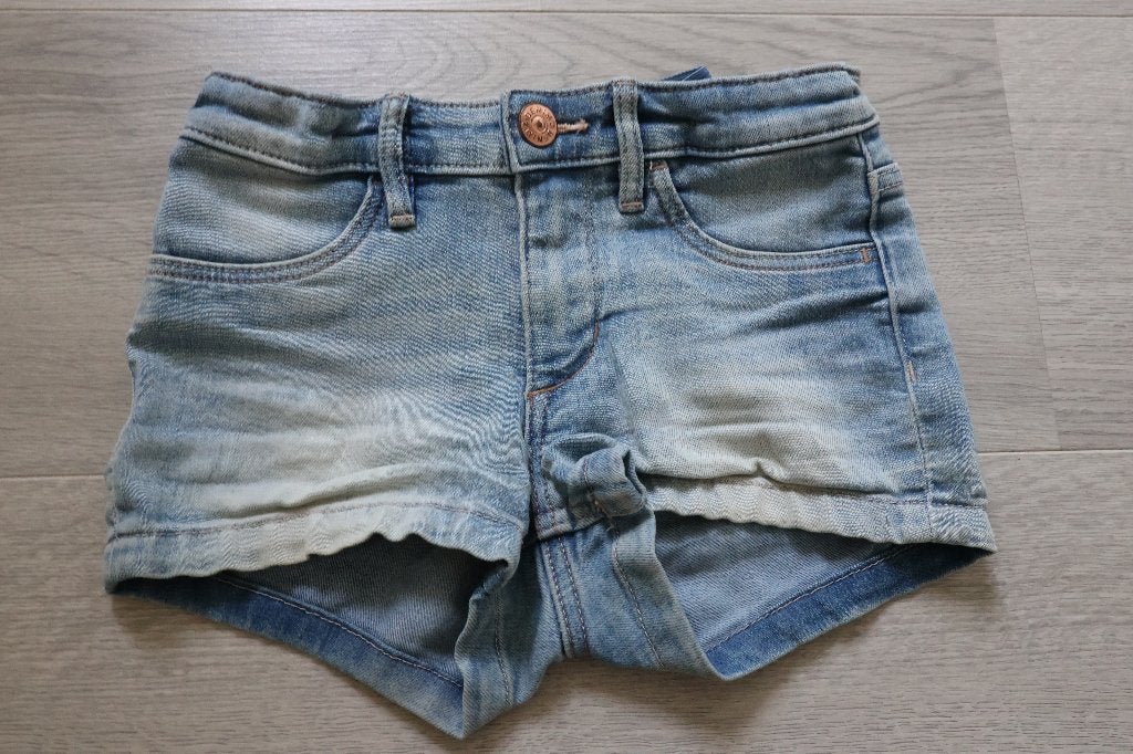 zgan korte spijkerbroek short H&M 122, Kinderen en Baby's, Kinderkleding | Maat 122, Broek, Meisje, H&M, Ophalen of Verzenden