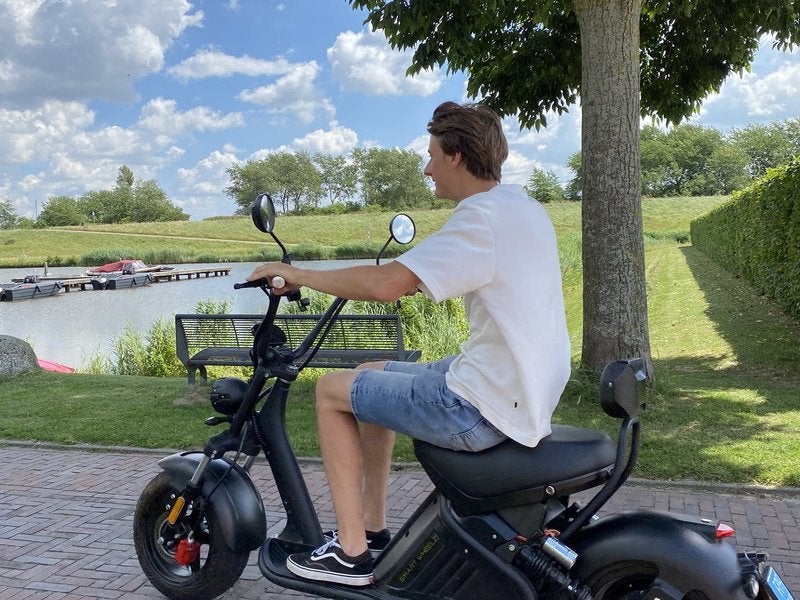 E-chopper en scooter verhuur Friesland, Fietsen en Brommers, Scooters | Overige merken, Ophalen of Verzenden, Zo goed als nieuw
