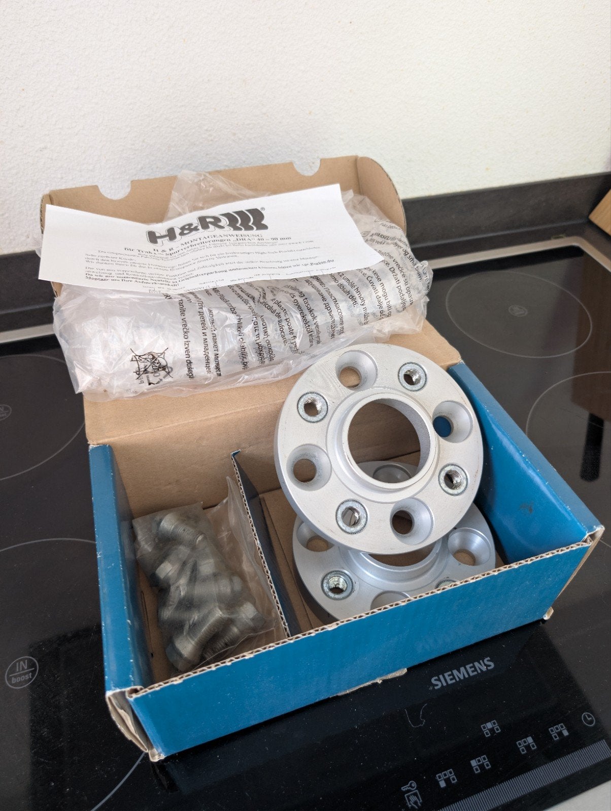 Nieuwe H&R TRAK+ spoorverbreders | 40024601 | 20mm | 4x100, Ophalen of Verzenden, H&R, Info@hr.nl, Hrweg 1