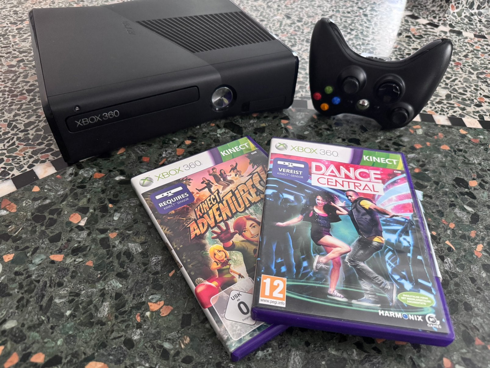 Xbox 360 S Console incl kabels + kinect + 2 spellen, Ophalen, Gebruikt, 2 spelers, Eén computer