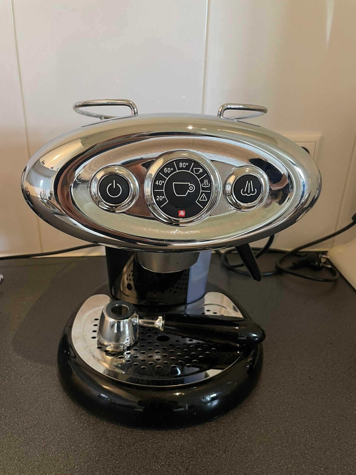 Illy koffiezetapparaat zwart, Ophalen, Koffiepads en cups, Gebruikt, Espresso apparaat