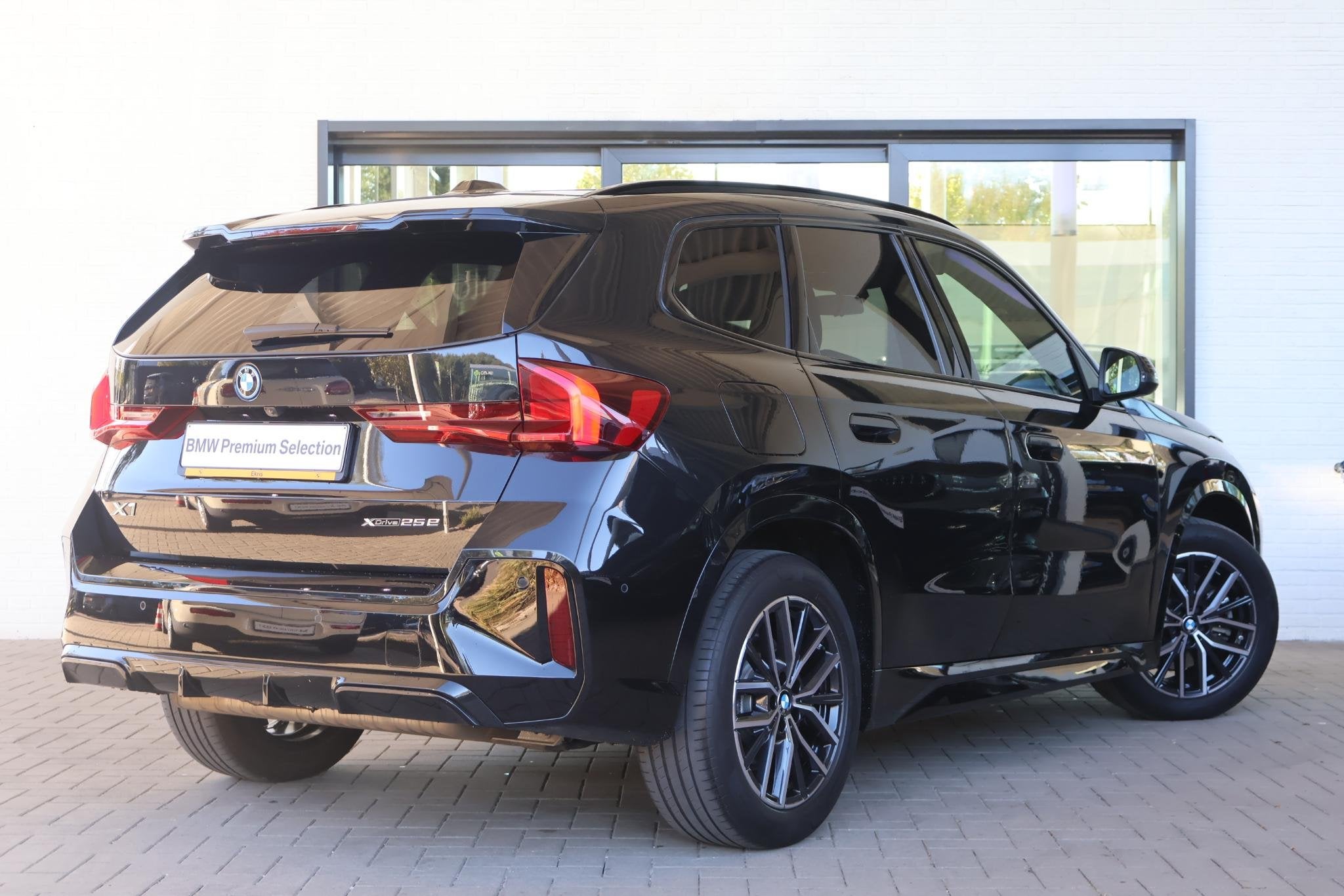 BMW X1 xDrive25e | M Sport | Trekhaak Elektrisch | Camera |, Auto's, Stof, Gebruikt, Bedrijf, Vierwielaandrijving