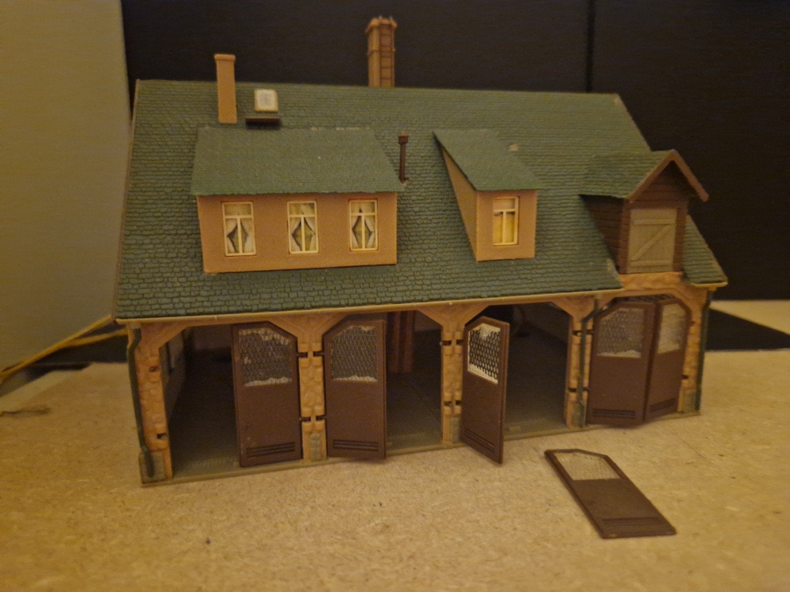 Modelbouw huisje/garage - Gebruikt, Overige merken, Gebruikt, Gelijkstroom of Wisselstroom, Overige typen