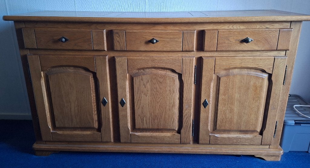 Kast, dressoir, Driedeurskast, Ophalen