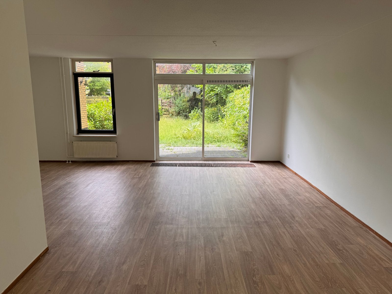 Nieuwe vinyl vloer met houtlook, Huis en Inrichting, Stoffering | Vloerbedekking, Ophalen, Bruin, Zo goed als nieuw, 50 tot 75 m²
