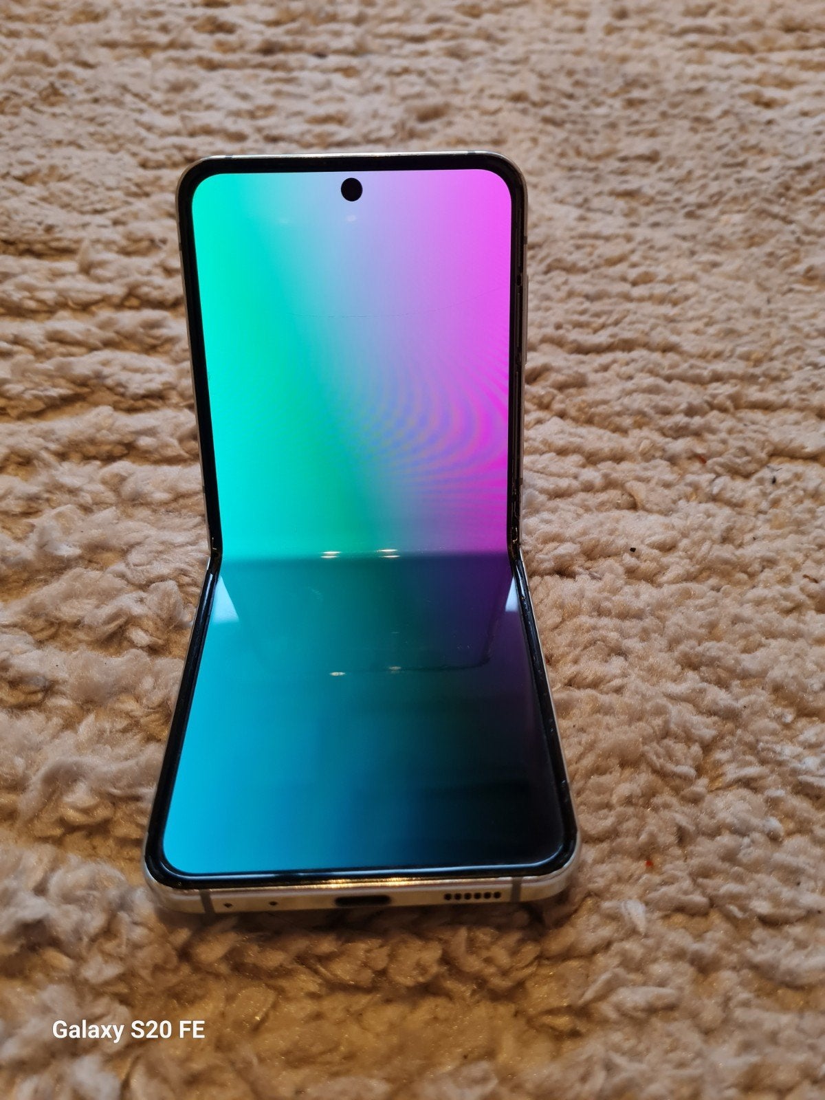 Foto 2 van Samsung Galaxy Z Flip 5 -256 GB- Zo goed als nieuw