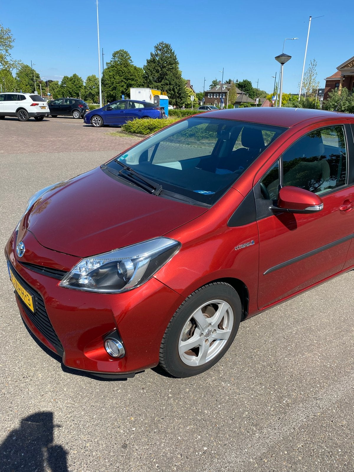 Toyota Yaris 1.5 Full Hybrid CVT 5DR 2013 Rood, Auto's, Euro 5, 74 pk, Zwart, 4 cilinders
