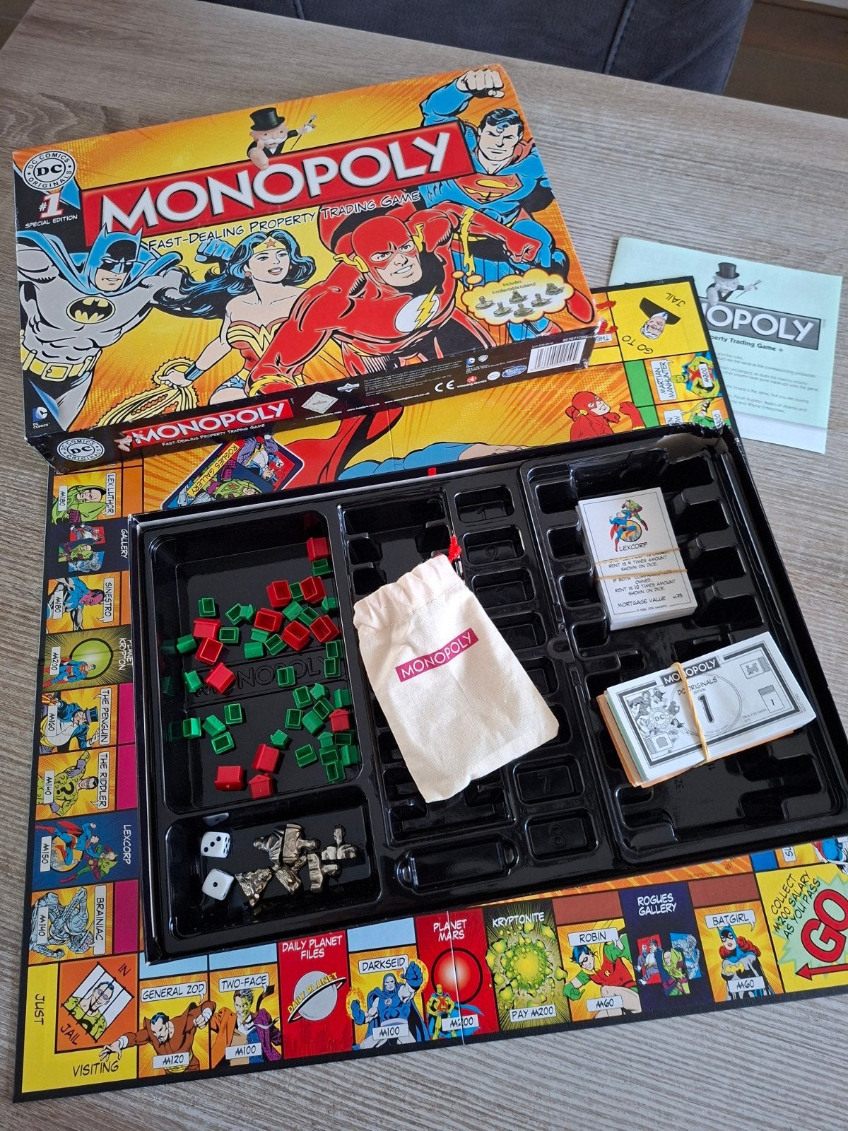 Monopoly DC Comics Special Edition Bordspel, Vijf spelers of meer, Ophalen of Verzenden, Zo goed als nieuw, Hasbro