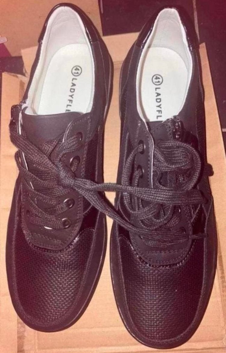 NIEUWE zwarte leren dames sneakers maat 41,mooi!!!, Zwart, Nieuw, Ophalen of Verzenden, Sneakers of Gympen