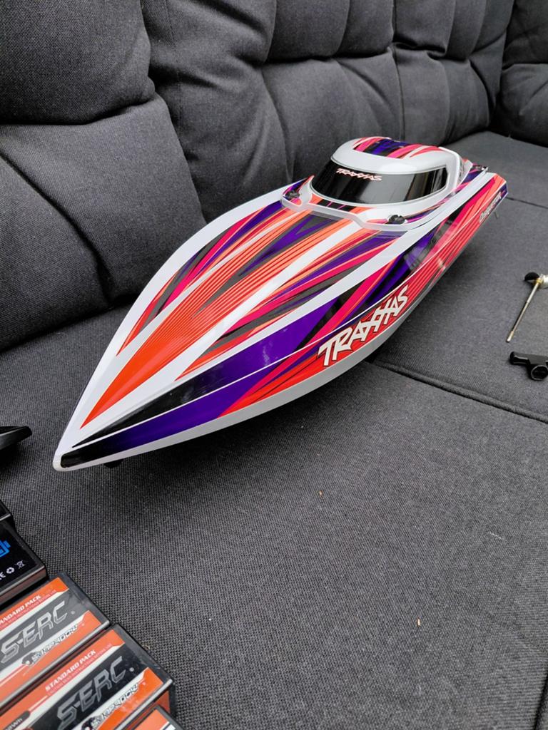 Rc boot traxxas disruptor +5 accu's, Hobby en Vrije tijd, Modelbouw | Boten en Schepen, Ophalen of Verzenden