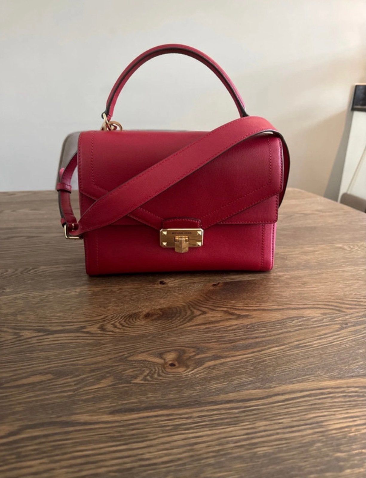 Michael Kors Handtas Rood - Zo goed als nieuw, Ophalen of Verzenden, Zo goed als nieuw, Rood, Handtas
