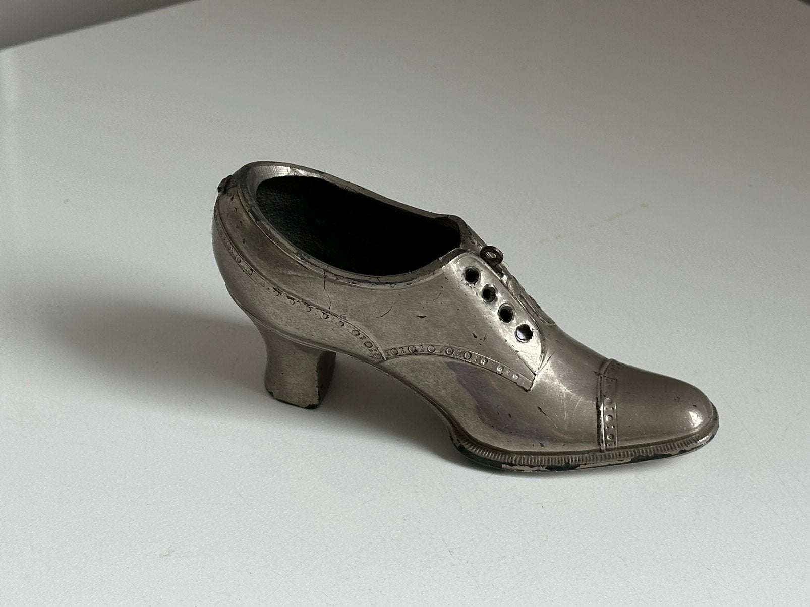 Vintage metalen schoengje speldkusssn, Antiek en Kunst, Ophalen of Verzenden