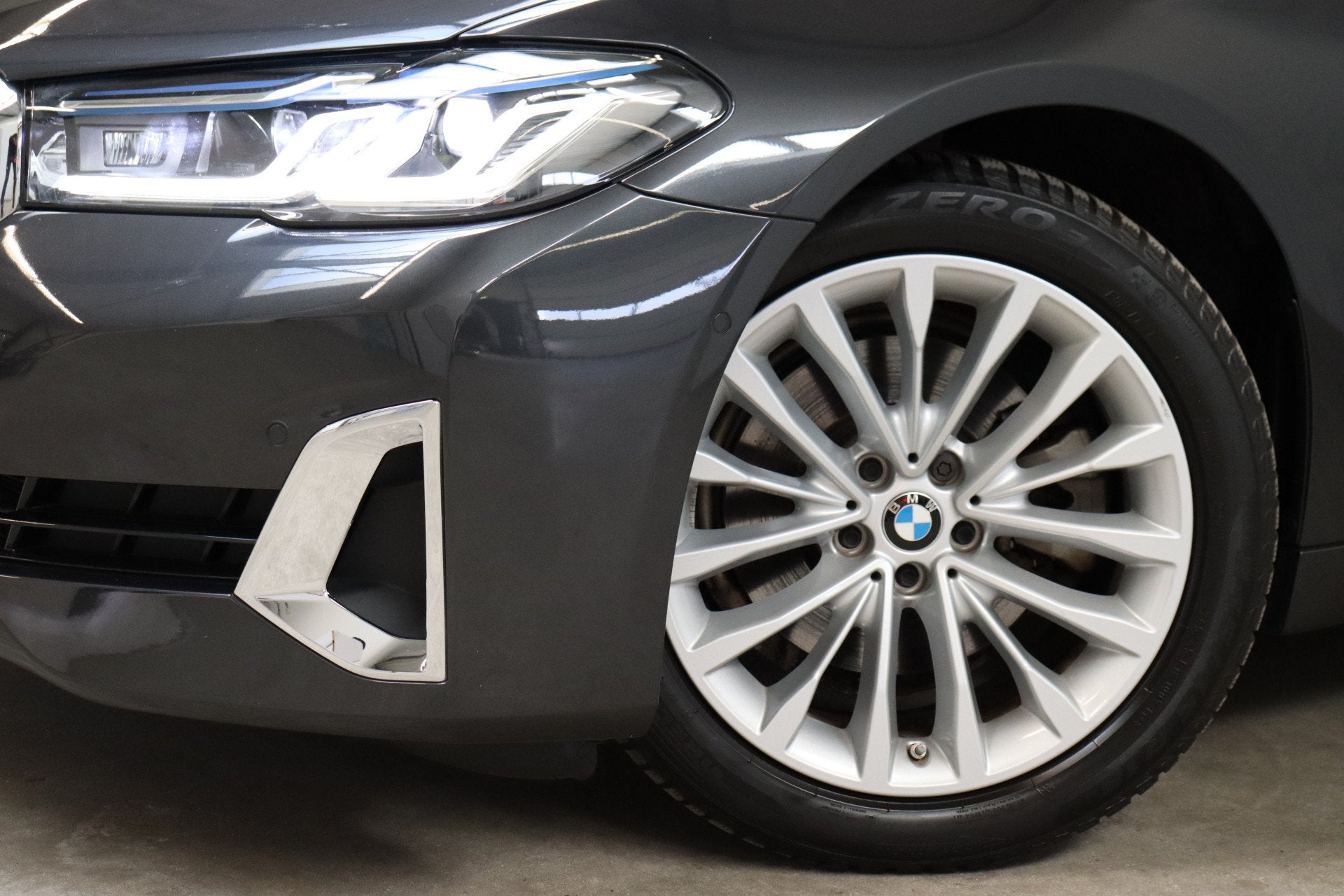 Foto 9 van BMW 5 Serie Touring 520i High Executive Luxury Line Automaat