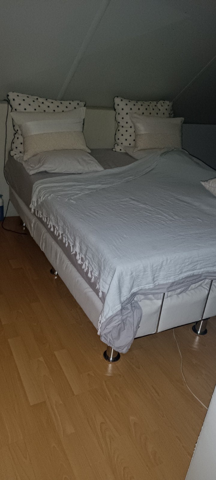 Tweepersoons bed met elektrische lattenbodem, Huis en Inrichting, Slaapkamer | Bedden, Overige materialen, Wit, Tweepersoons, Ophalen of Verzenden