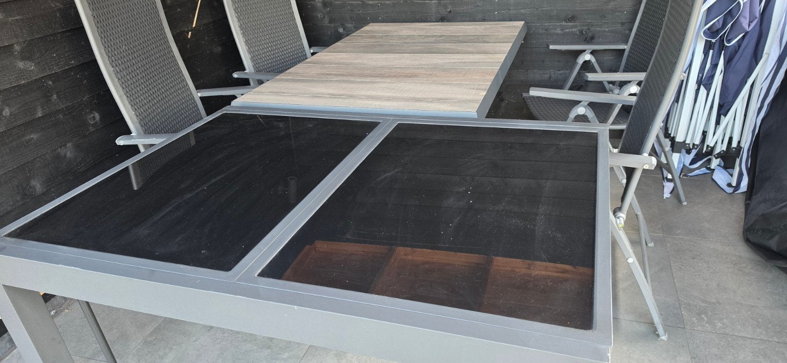 Tuin/Balkontafel met glazen blad, Tuin en Terras, Ophalen, Gebruikt, Rechthoekig, Aluminium