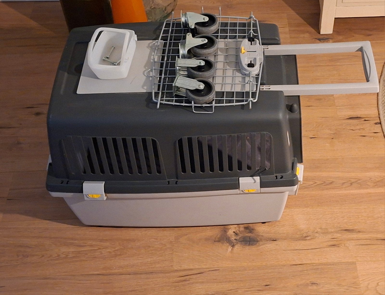 transportbox voor een middel grote hond, Ophalen, Zo goed als nieuw