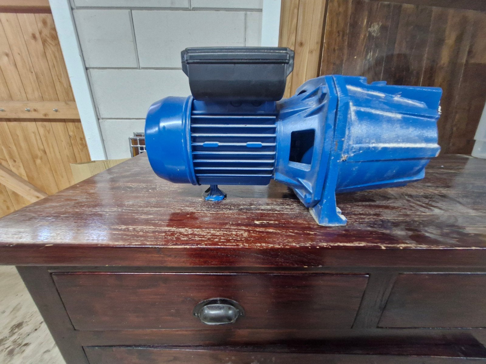 Ebara AGA 0.75 M CAVO 1.5MT Hydrofoorpomp, Ophalen