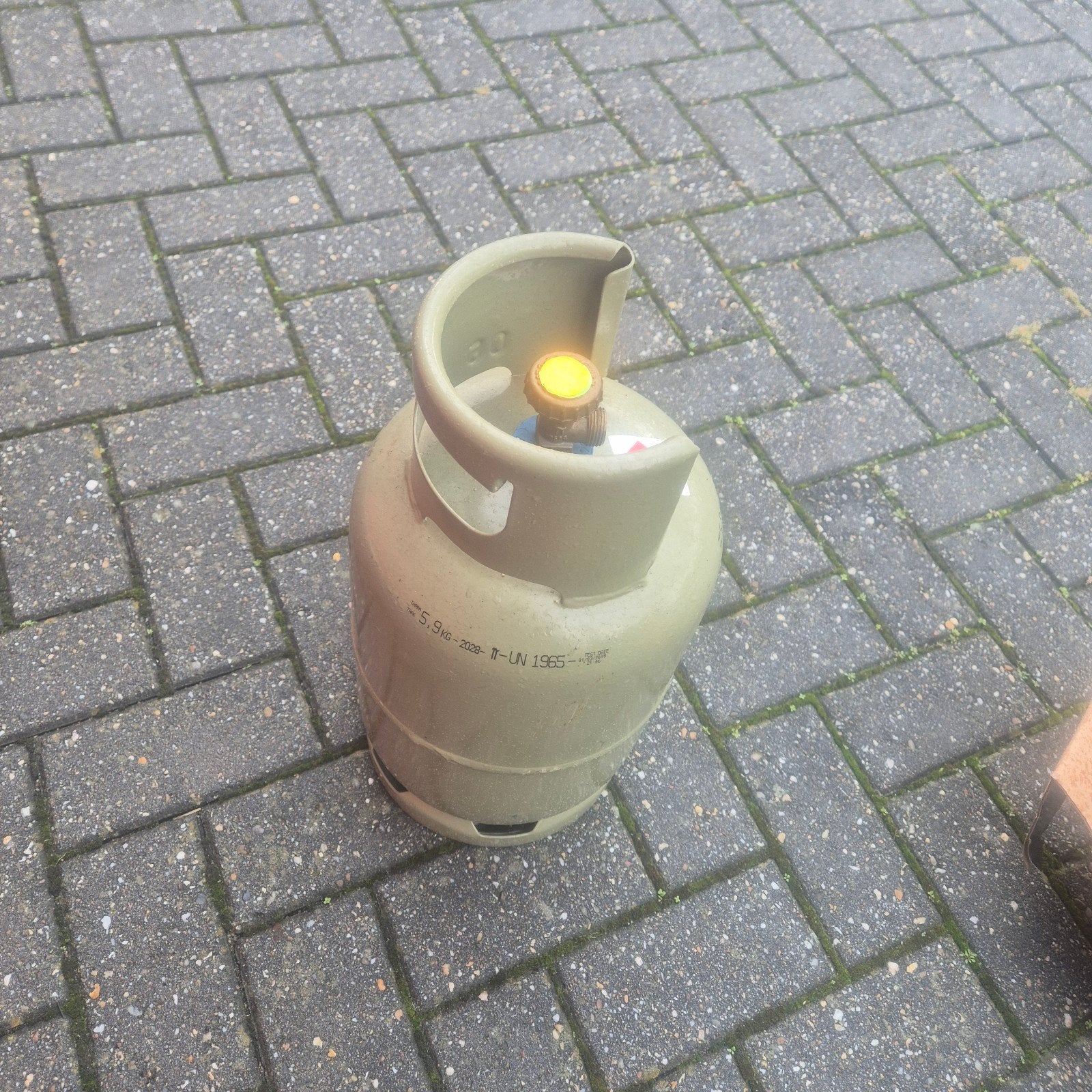 gasfles zit nog in, Ophalen