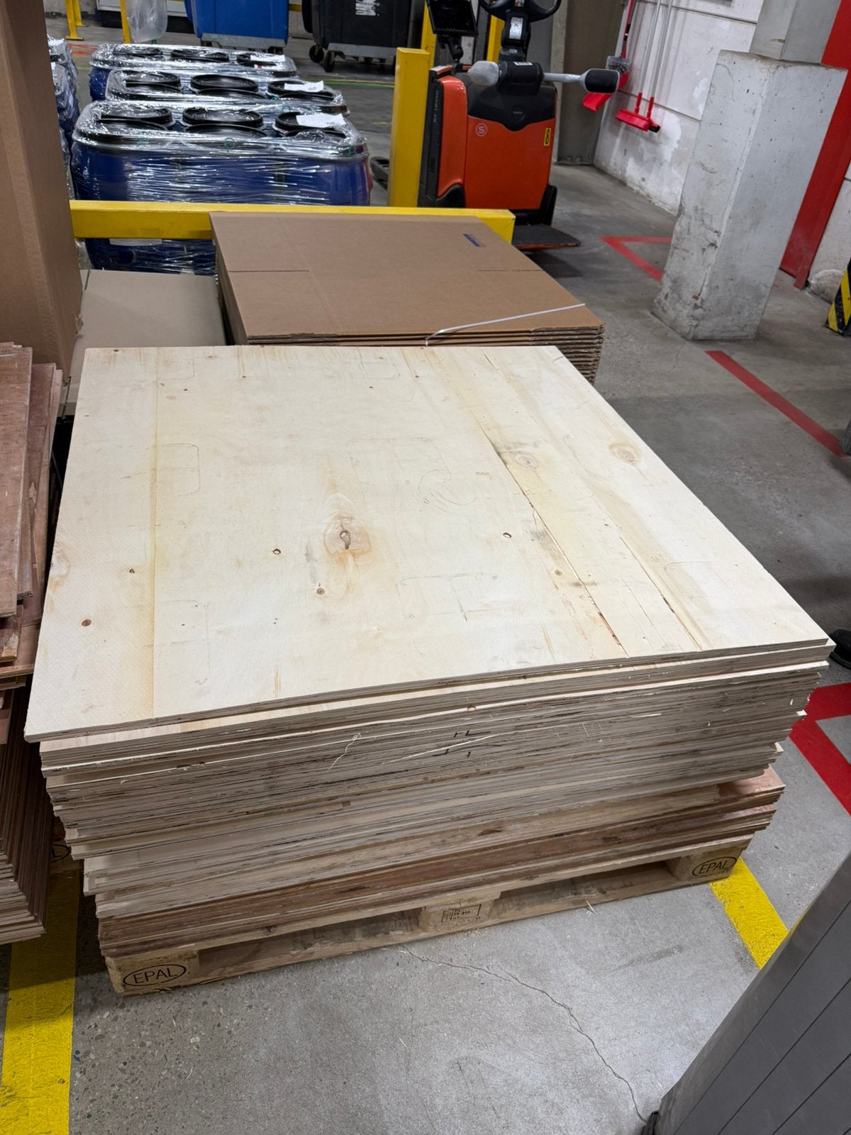27 multiplex platen. 114x114x2, Ophalen, Zo goed als nieuw, Multiplex