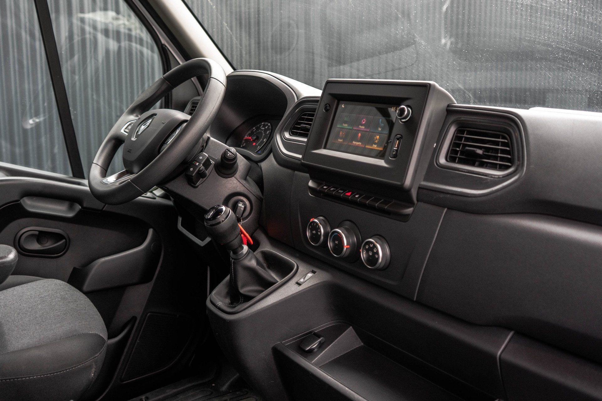Renault Master 2.3dCi 146PK | Bakwagen met Laadklep | LED |, Auto's, Bestelauto's, 145 pk, Gebruikt, 4 cilinders, Renault