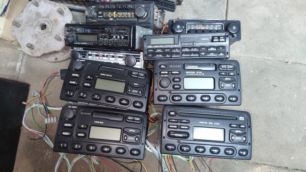 Assortiment autoradio's en wisselaar, Ophalen