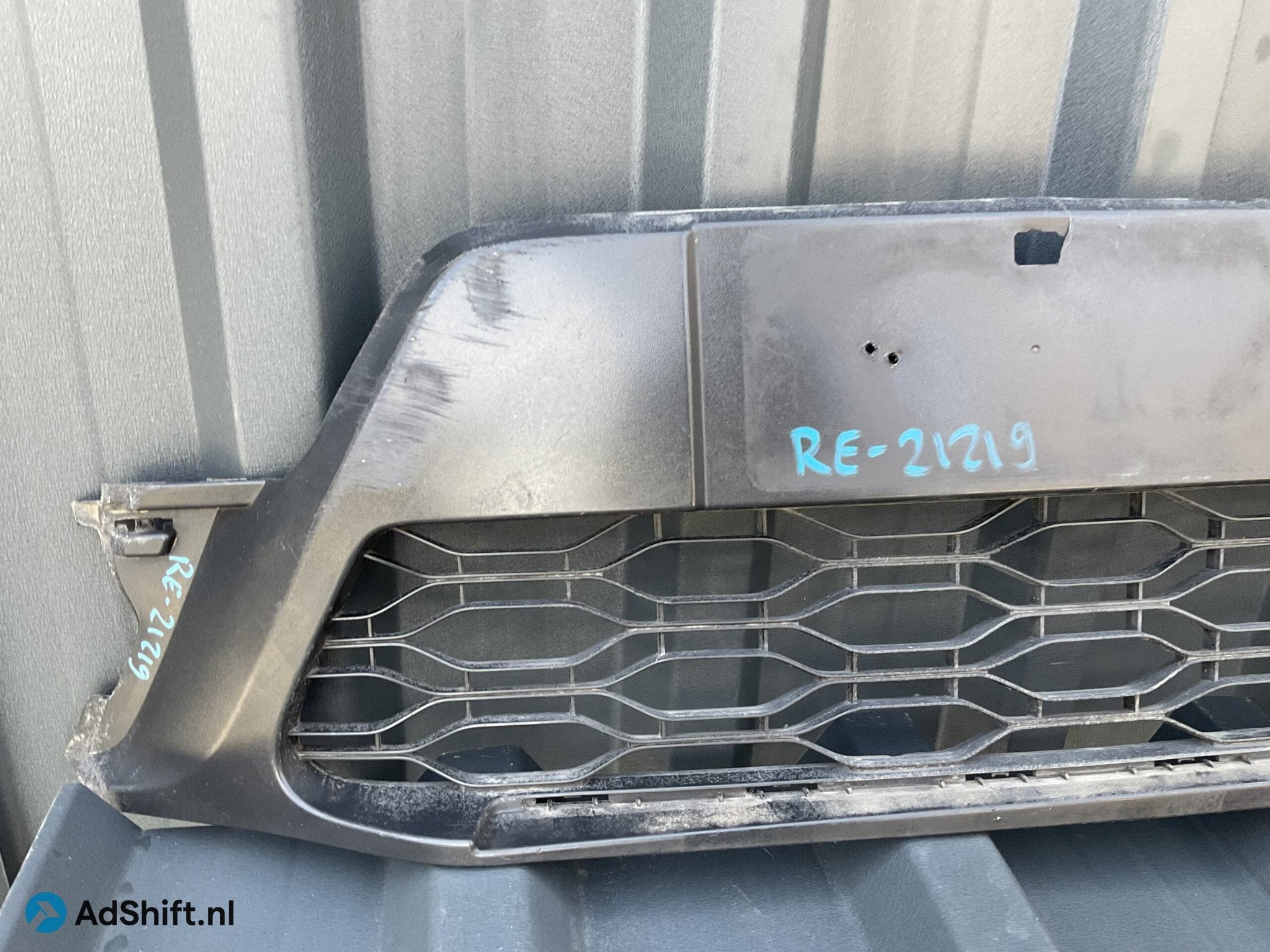 Bumper Grill Dacia Sandero 17-20 622541693R Voorbumpergrill