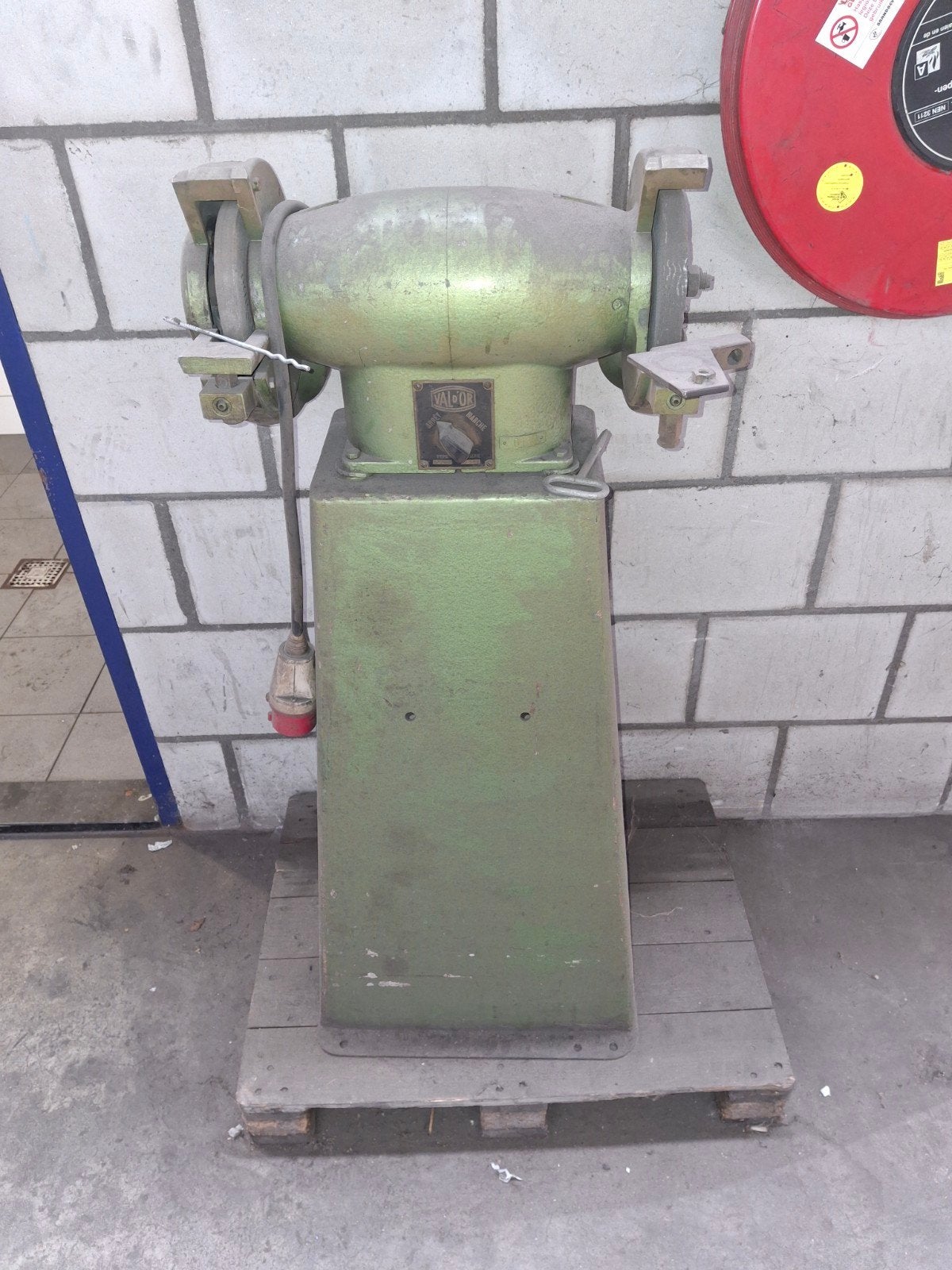 Robuuste Walgor Werkbankslijpmachine - Gebruikt, Doe-het-zelf en Verbouw, Ophalen, Gebruikt, 1000 watt of meer, Werkbankslijpmachine