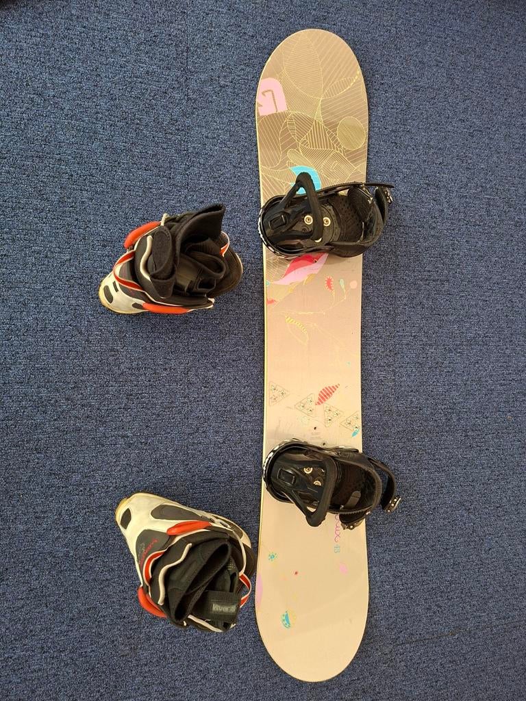 Mooi snowboard & met schoenen maat 39, Sport en Fitness, Snowboarden, Ophalen