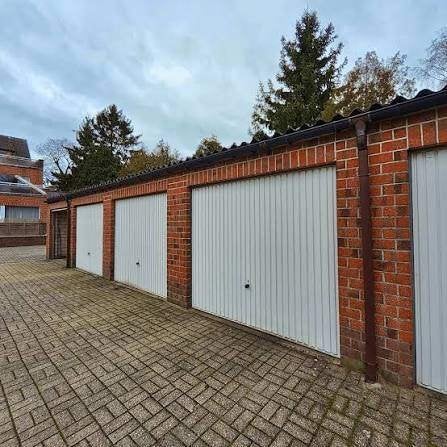 Gezocht voor hobby opslag, een garagebox, Ophalen, Gebruikt