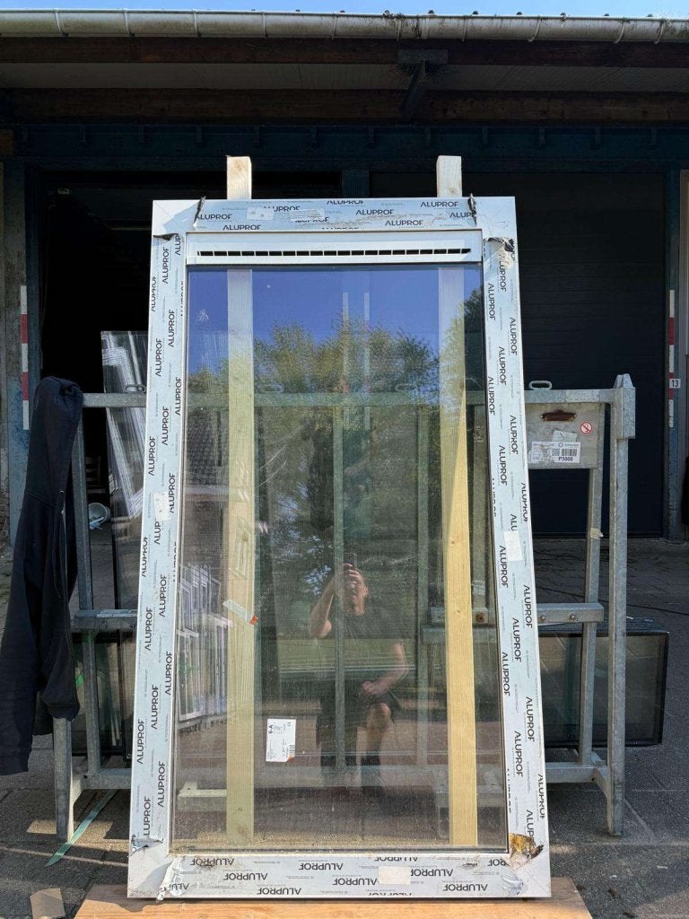 aluminium kozijn wit glad incl glas 1055 x 1865 incl rooster, Raamkozijn, Niet ingevuld, Ophalen of Verzenden, 150 tot 225 cm