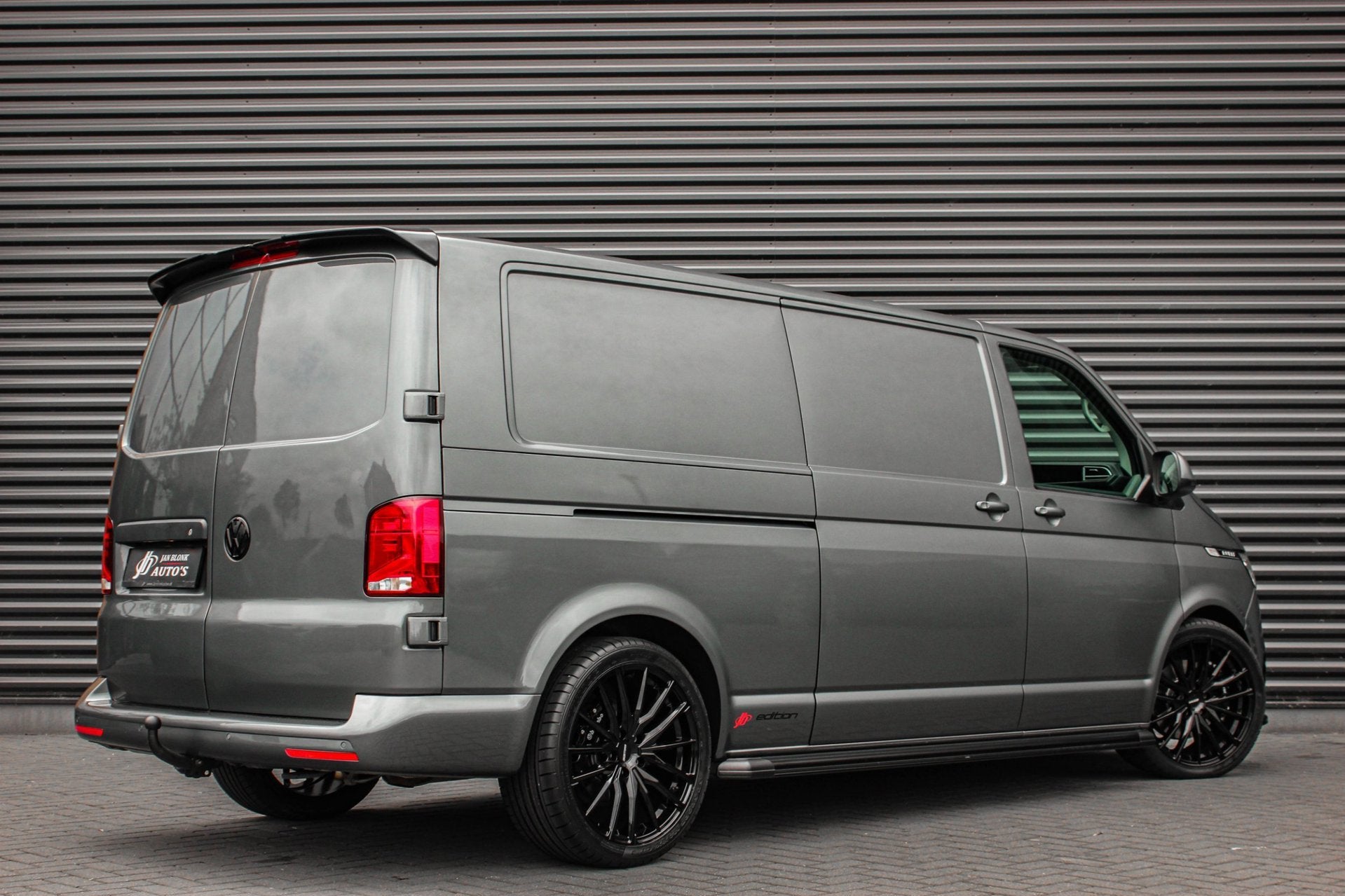 Volkswagen Transporter 2.0 TDI L2H1 204PK JB-EDITION DSG / P, Dealer onderhouden, Gebruikt, 4 cilinders, 1858 kg