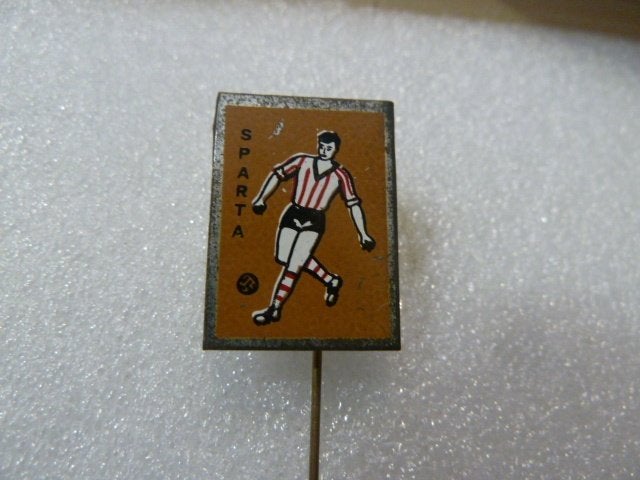 Vintage Sparta Voetbal Speldje - Voetballer Pin, Ophalen of Verzenden, Gebruikt, Sport, Speldje of Pin