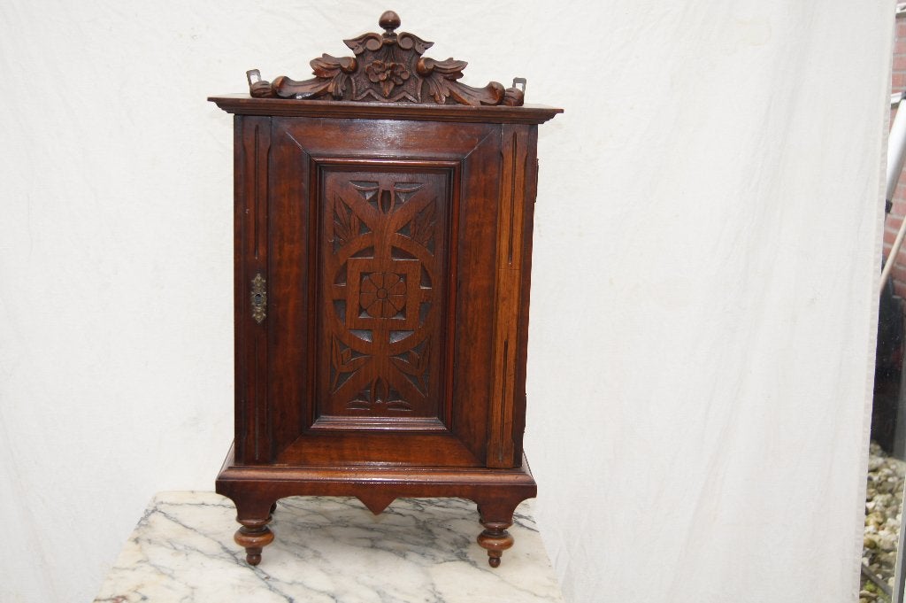 Eiken kastje met snij werk, Ophalen of Verzenden, Hout, Houtsnijwerk